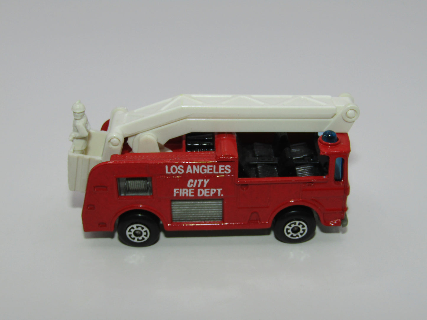 Matchbox Superfast 13E Snorkel Fire Engine LACFD Code Red Unp Base