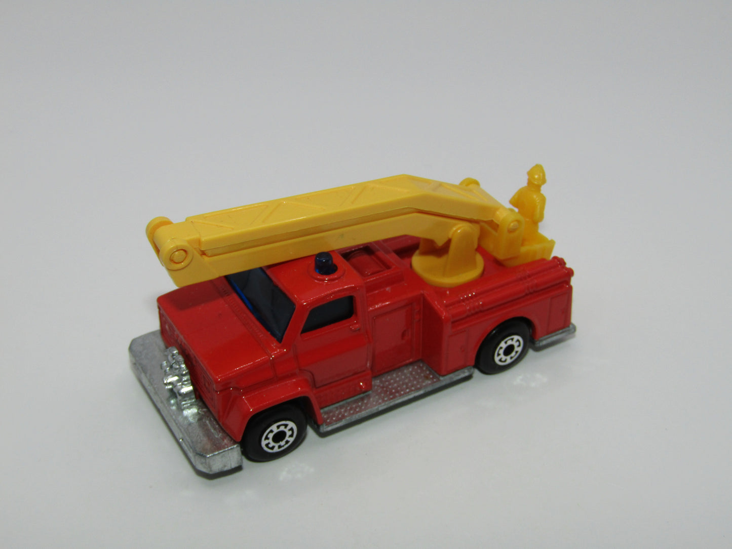 Matchbox Superfast 13C Snorkel Fire Engine Light Red