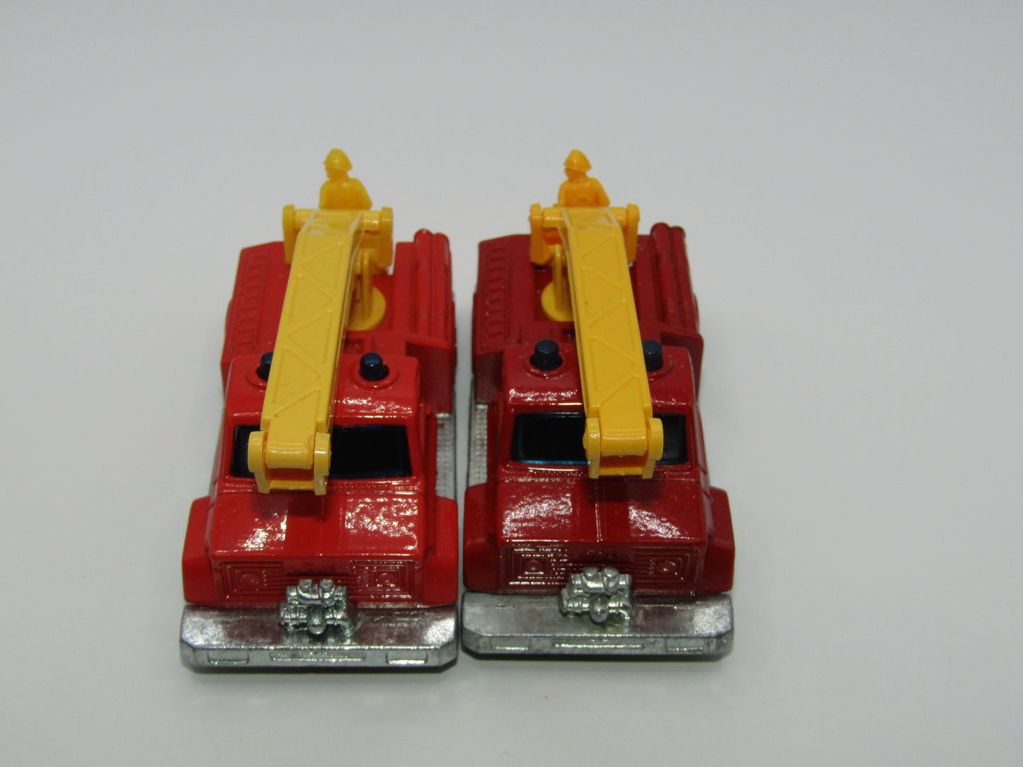 Matchbox Superfast 13C Snorkel Fire Engine Light Red