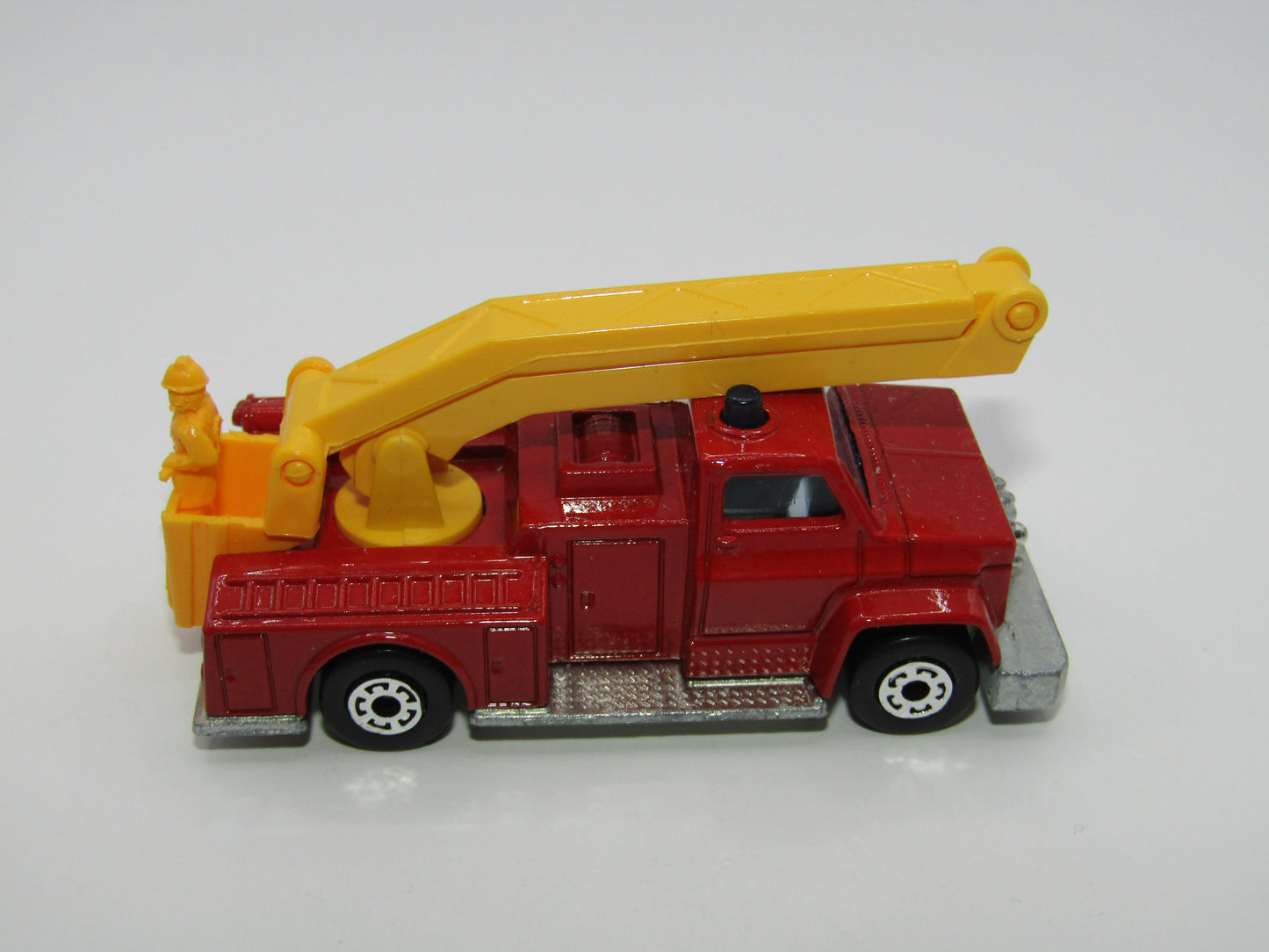 Matchbox Superfast 13C Snorkel Fire Engine Dark Red LIGHT BLUE windows
