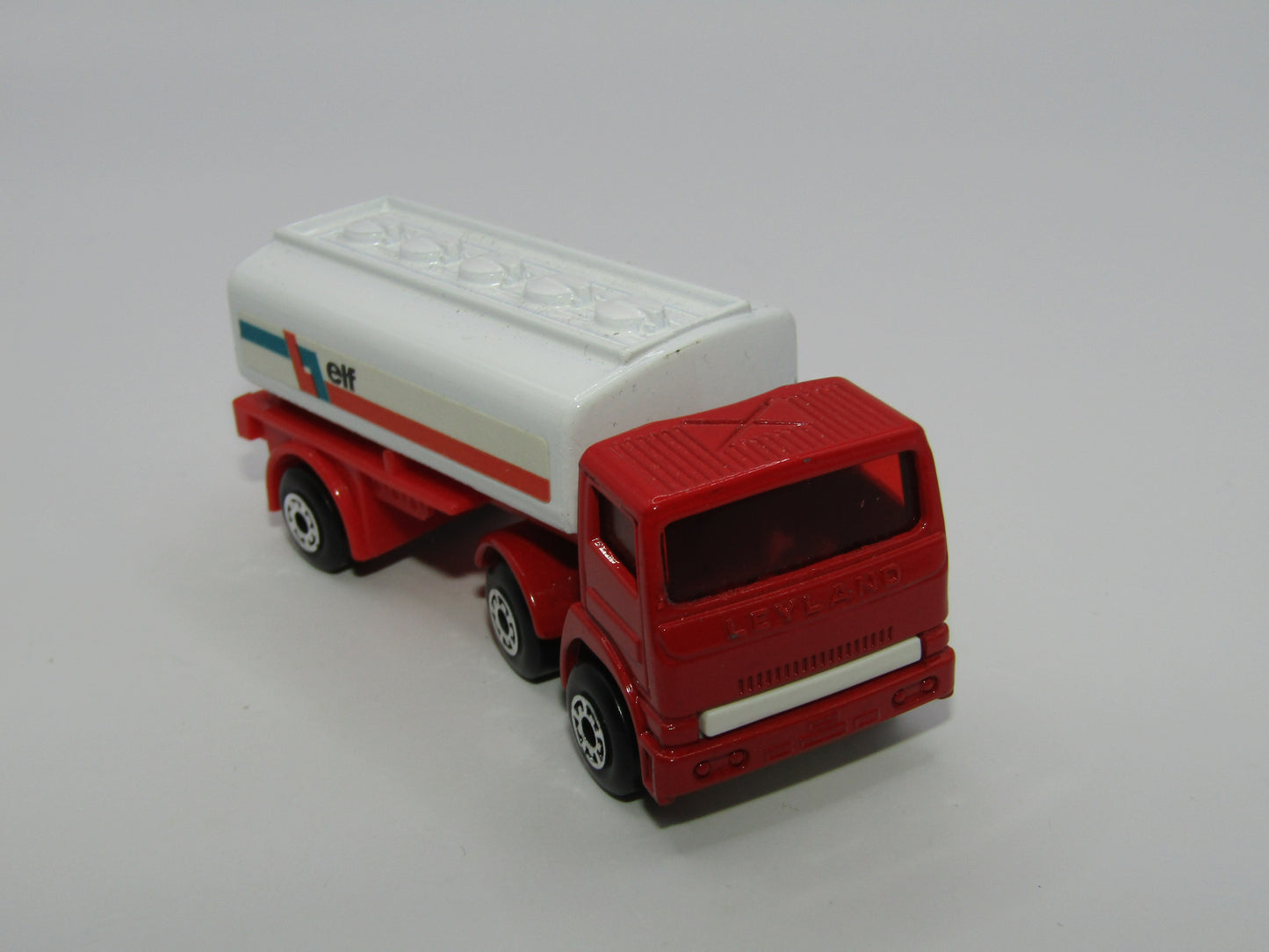 Matchbox Superfast 14D Leyland Articulated Tanker Turquoise & Red Stripes