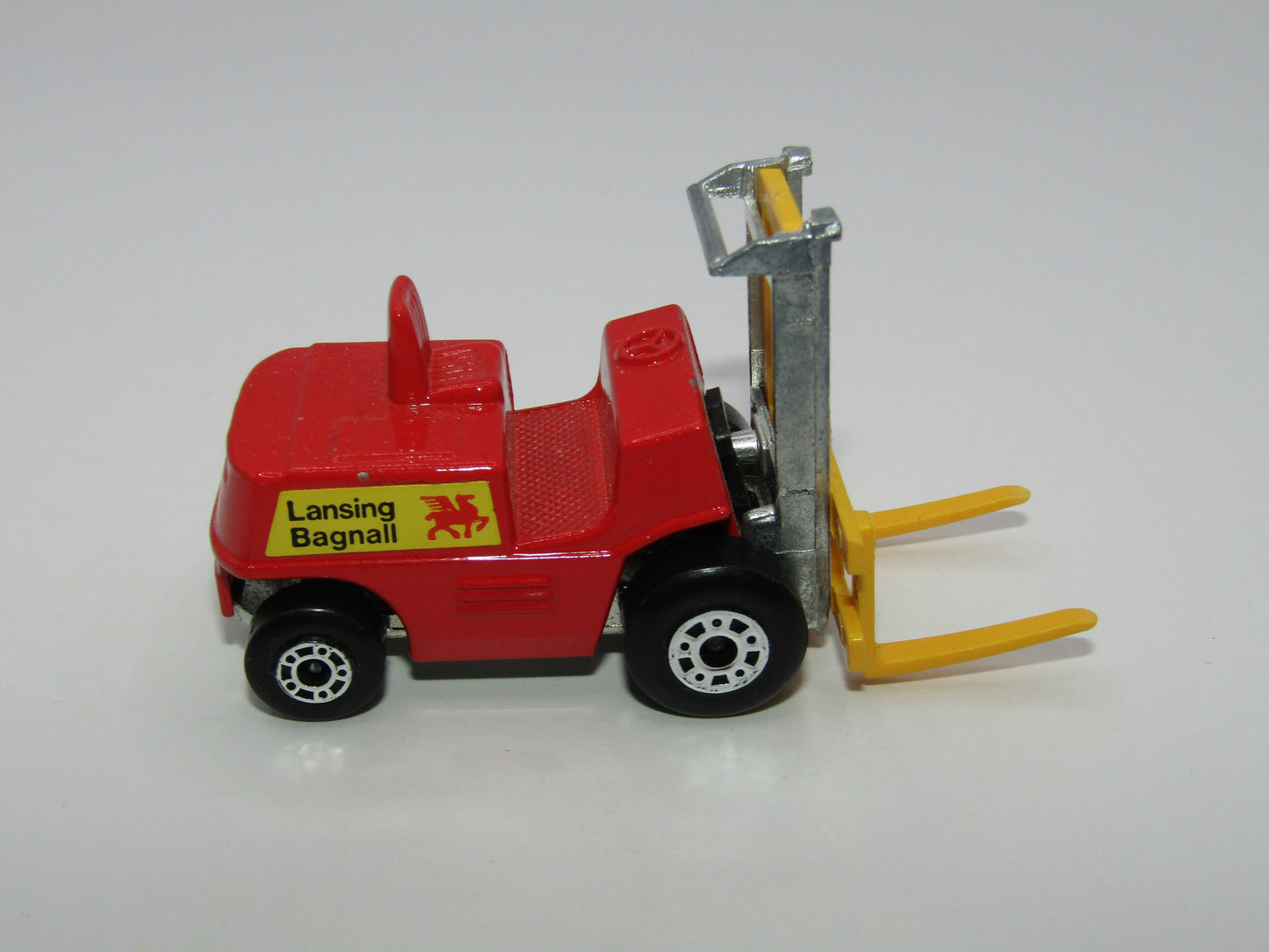 Matchbox Superfast 15B Forklift Truck Dot Dash Wheels Unpainted Base