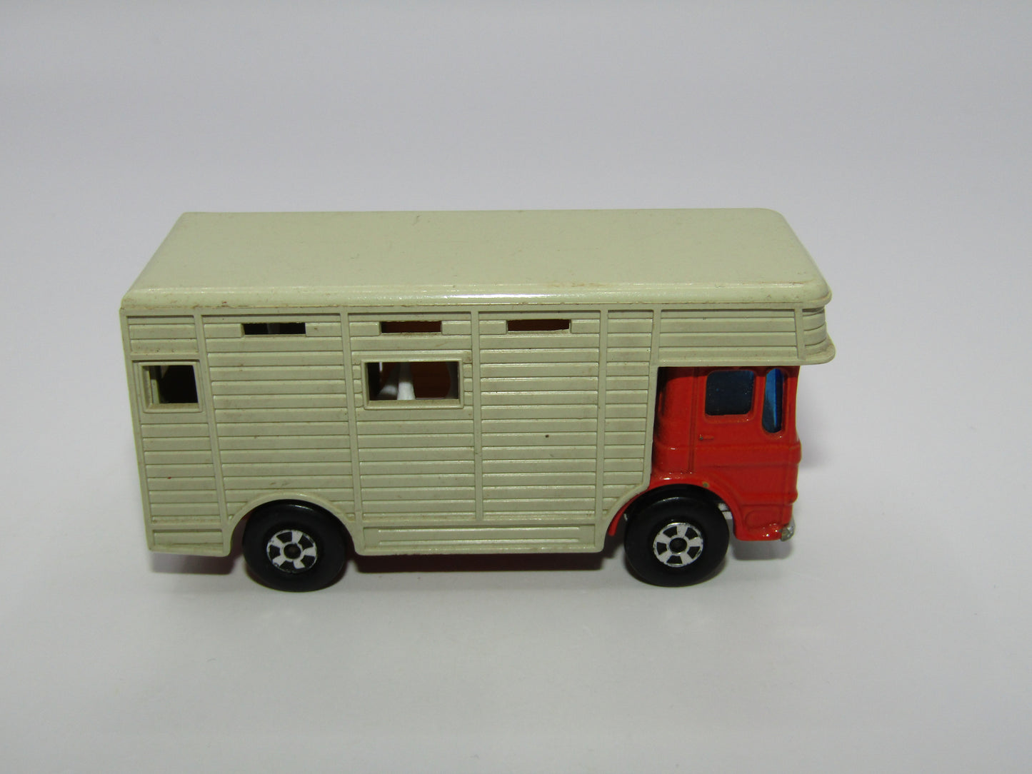 Matchbox Superfast 17A Horse Box Orange-Red Bone Box