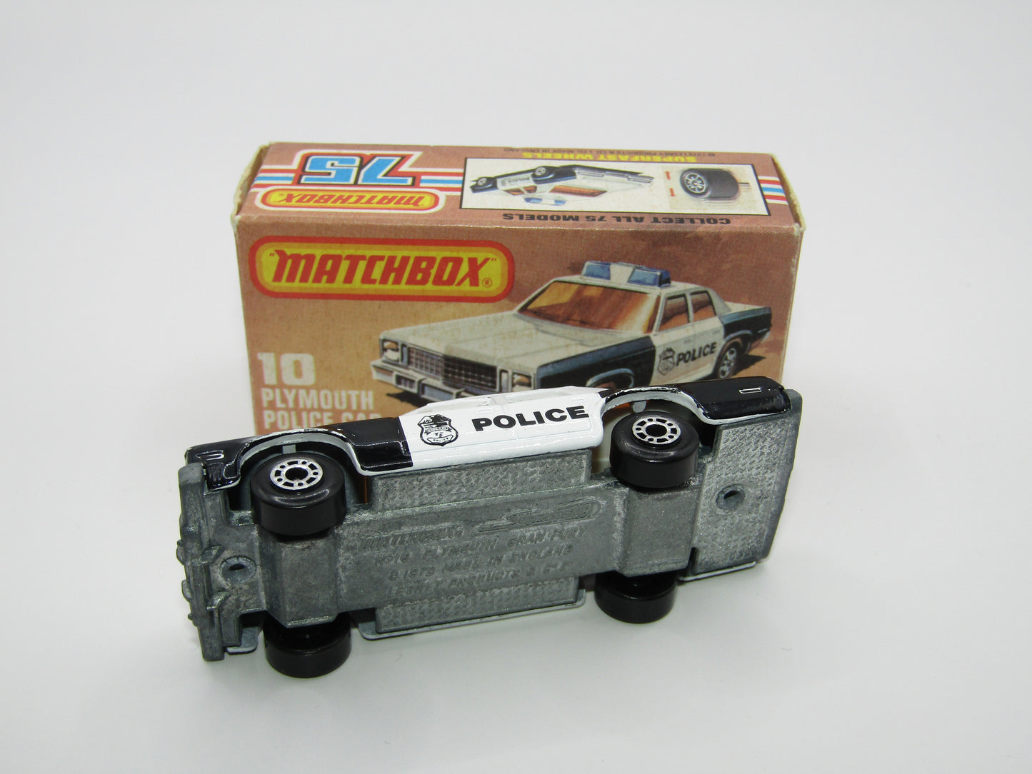 Matchbox Superfast 10C Plymouth Gran Fury Police & Shield Tampo Light Amber Windows