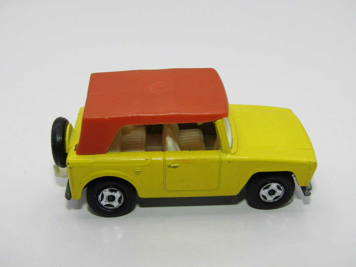 Matchbox Superfast 18A Field Car Yellow 4 Spoke NARROW Wheels
