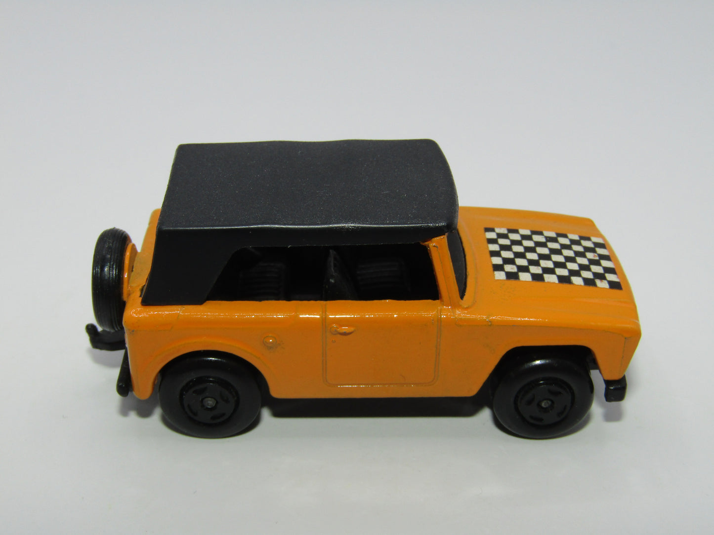 Matchbox Superfast 18A Field Car Orange Checker Label BLACK Wheel Hubs