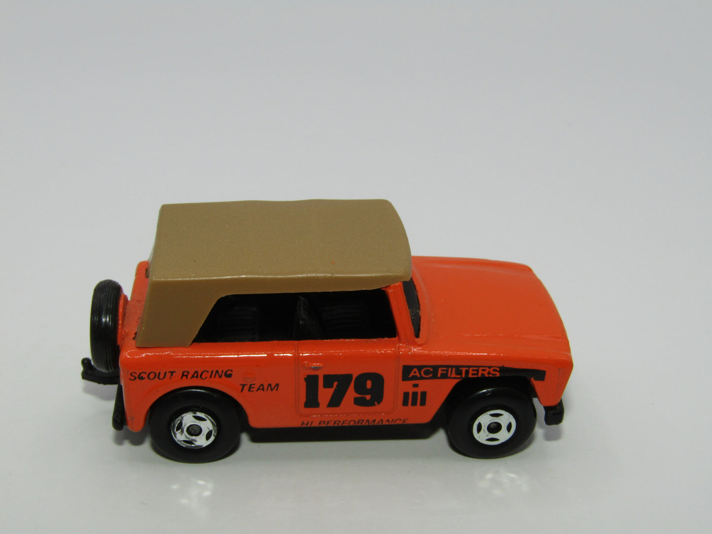Matchbox Superfast 18A Field Car Scout Racing Tampo TAN Roof