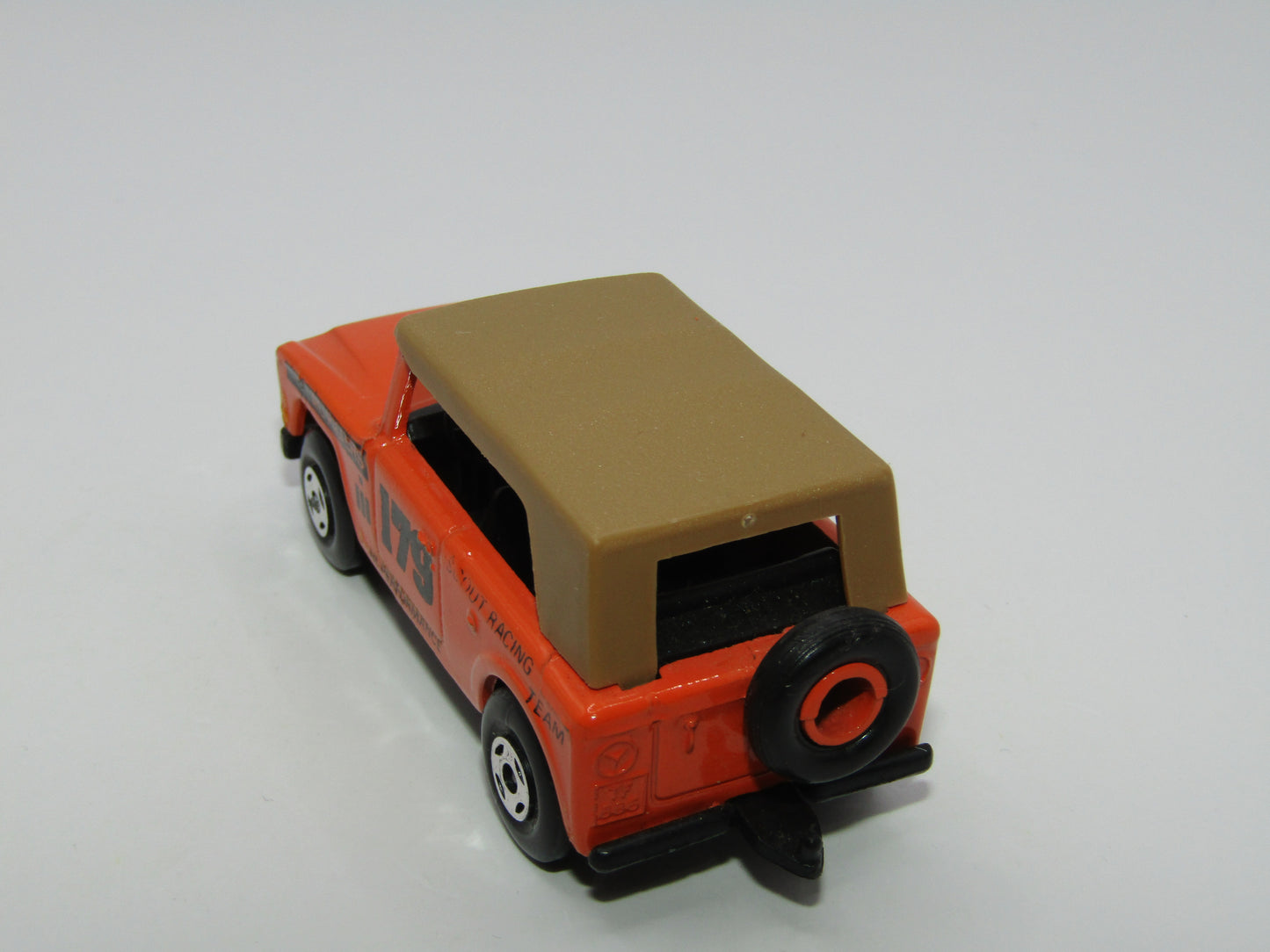 Matchbox Superfast 18A Field Car Scout Racing Tampo TAN Roof