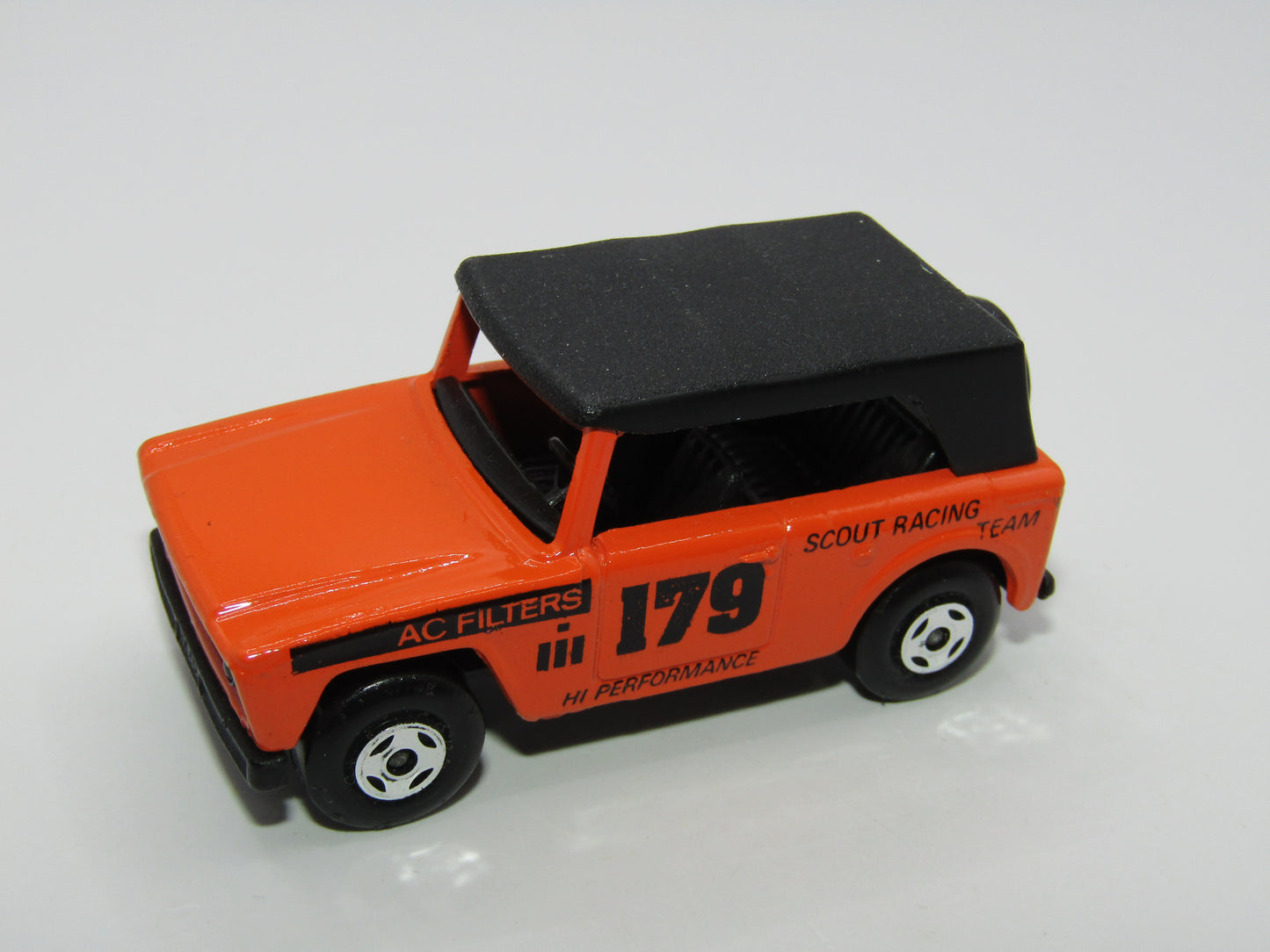 Matchbox Superfast 18A Field Car Scout Racing Tampo Black Roof