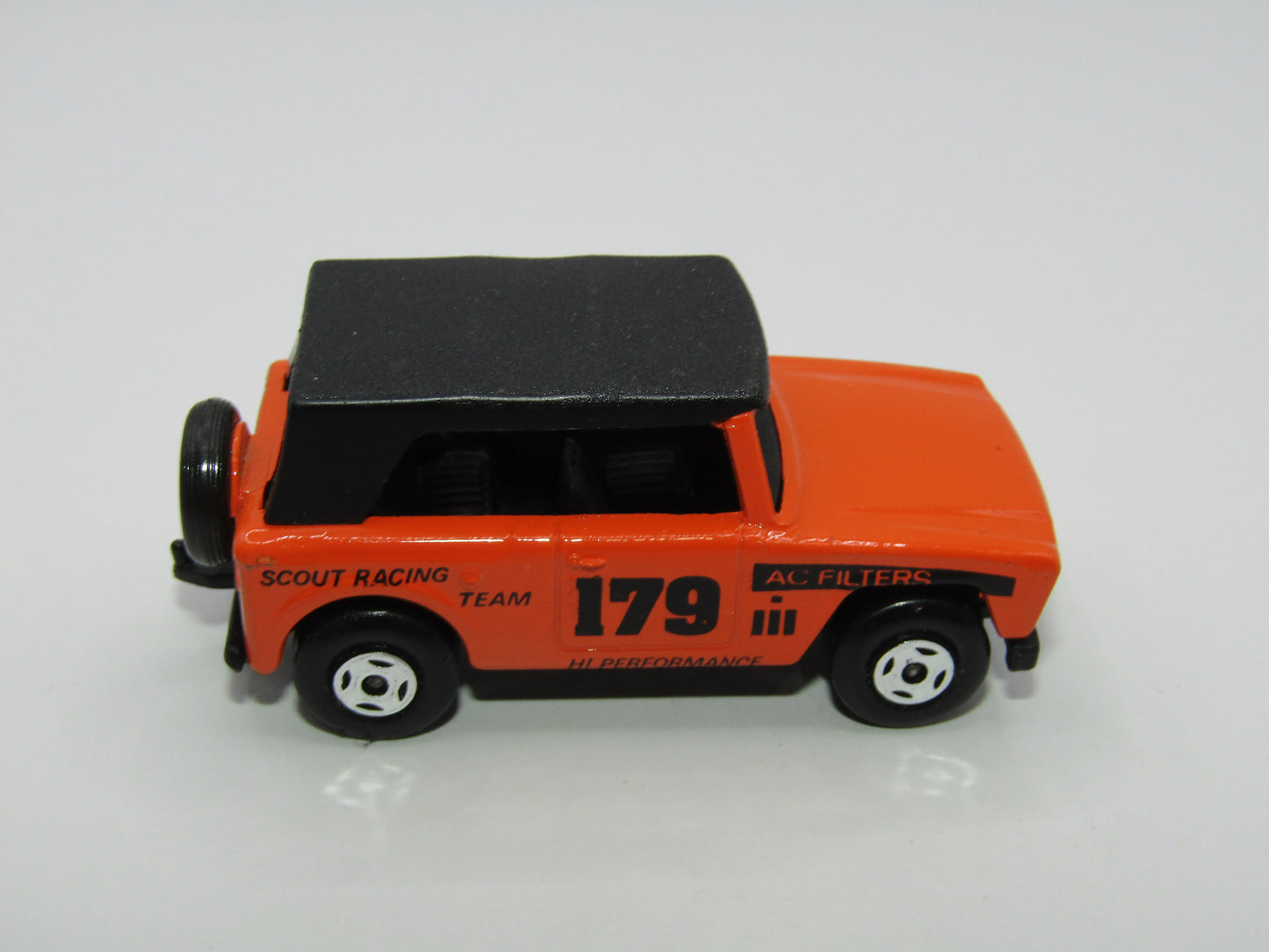 Matchbox Superfast 18A Field Car Scout Racing Tampo Black Roof