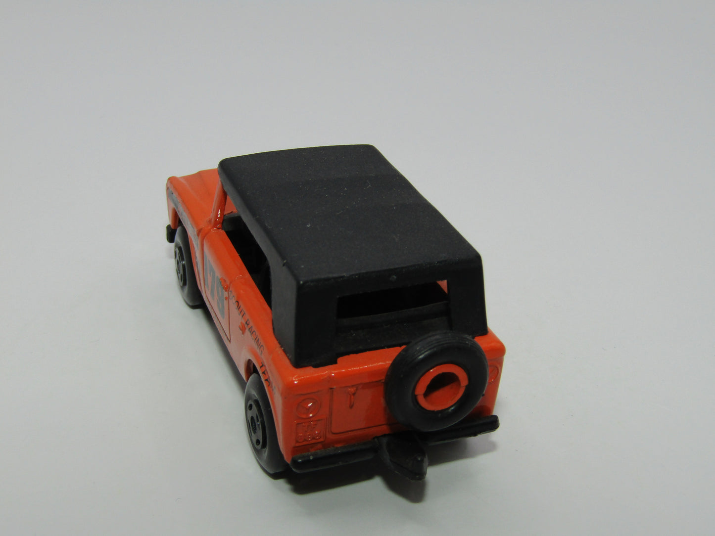 Matchbox Superfast 18A Field Car Scout Racing BLACK Wheel Hubs