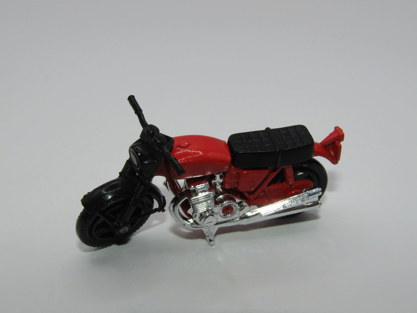 Matchbox Superfast 18B Hondarora Motorcycle Plain Red No Labels