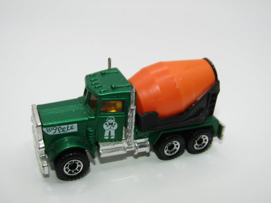 Matchbox Superfast 19D Peterbilt Cement Truck All White Tampo