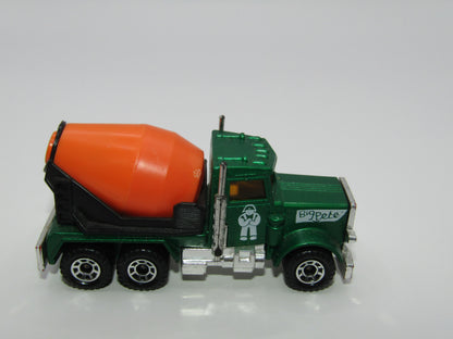 Matchbox Superfast 19D Peterbilt Cement Truck All White Tampo