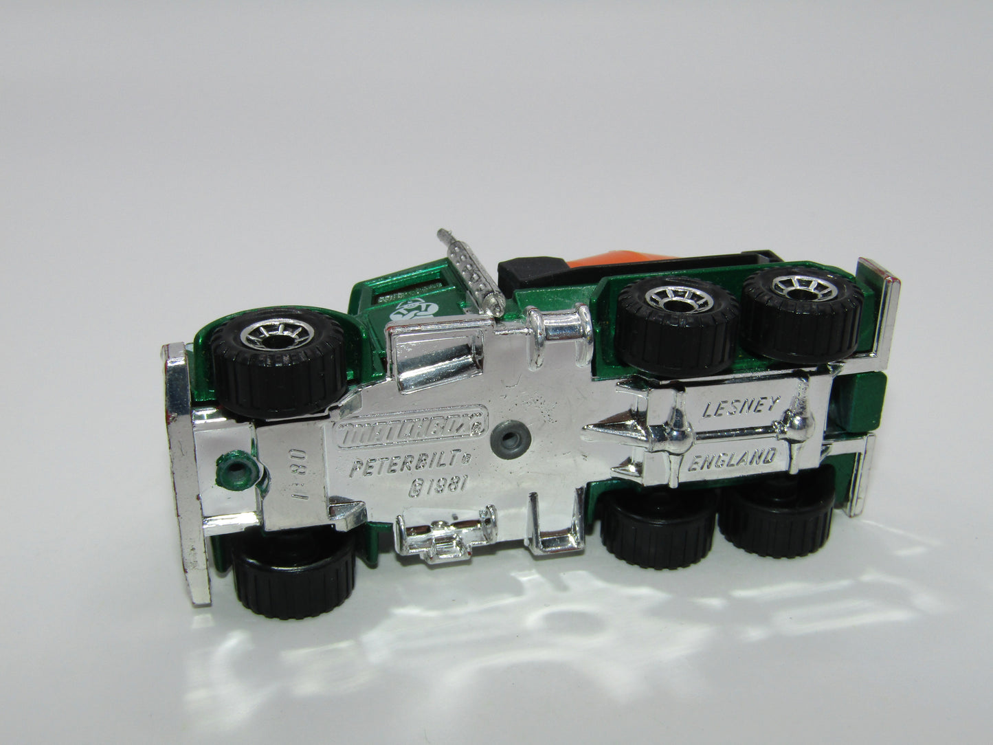 Matchbox Superfast 19D Peterbilt Cement Truck All White Tampo