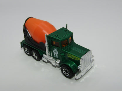 Matchbox Superfast 19D Peterbilt Cement Truck Yellow & White Tampo