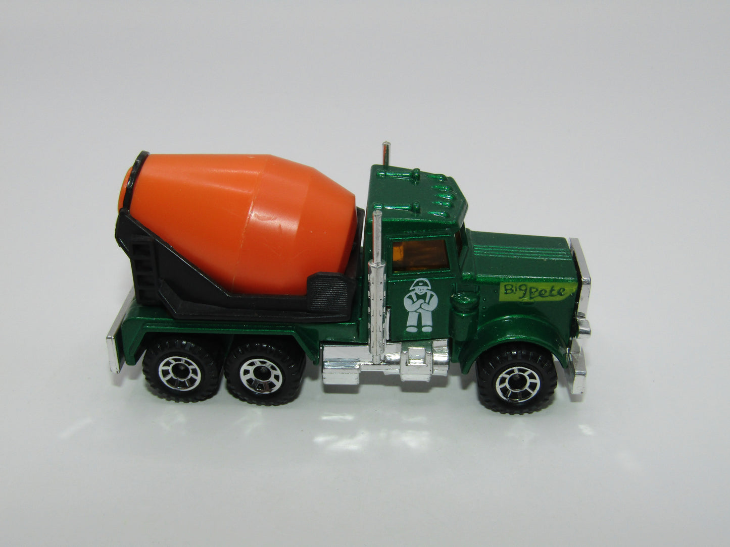 Matchbox Superfast 19D Peterbilt Cement Truck Yellow & White Tampo