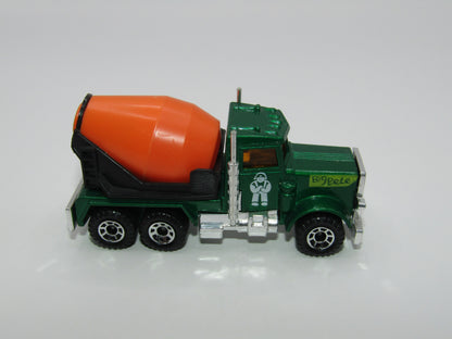 Matchbox Superfast 19D Peterbilt Cement Truck Yellow & White Tampo