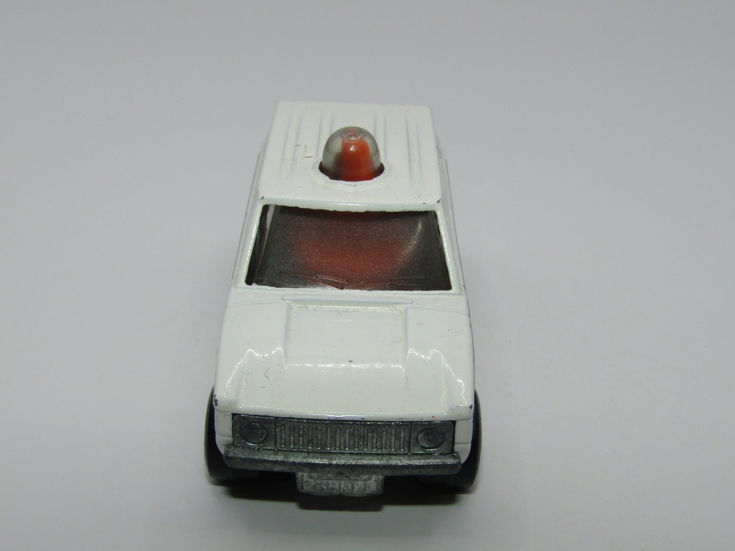 Matchbox Superfast 20B Police Patrol Thin Police In Middle Smoke Windows