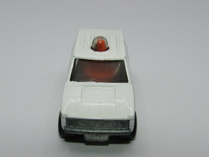Matchbox Superfast 20B Police Patrol Thin Police In Middle Smoke Windows