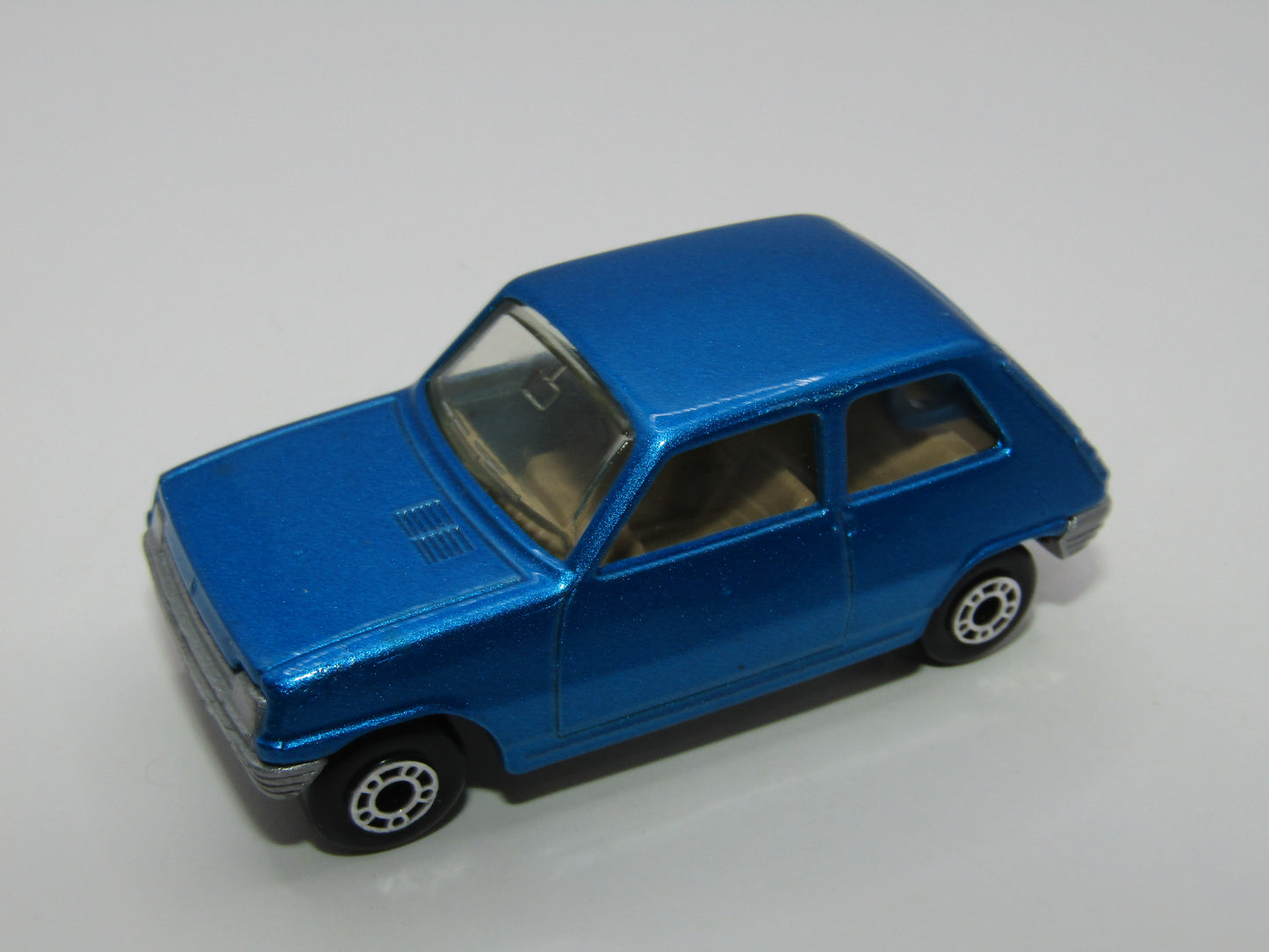 Matchbox Superfast 21C Renault 5TL Light Blue, Silver Base