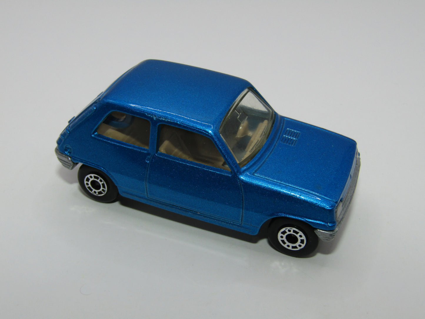 Matchbox Superfast 21C Renault 5TL Light Blue, Silver Base