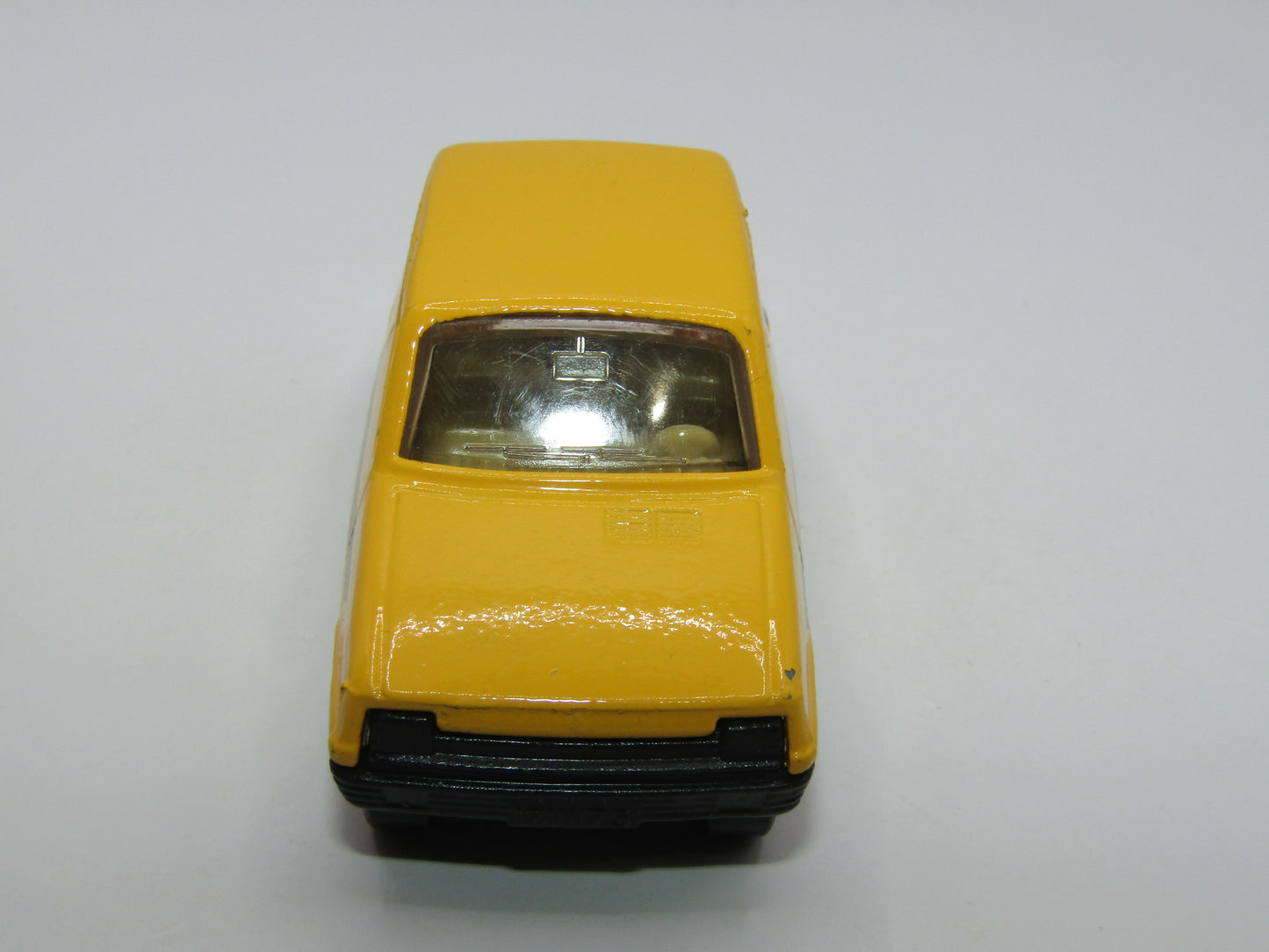Matchbox Superfast 21C Renault 5TL Le Car BEIGE Interior GREY Base