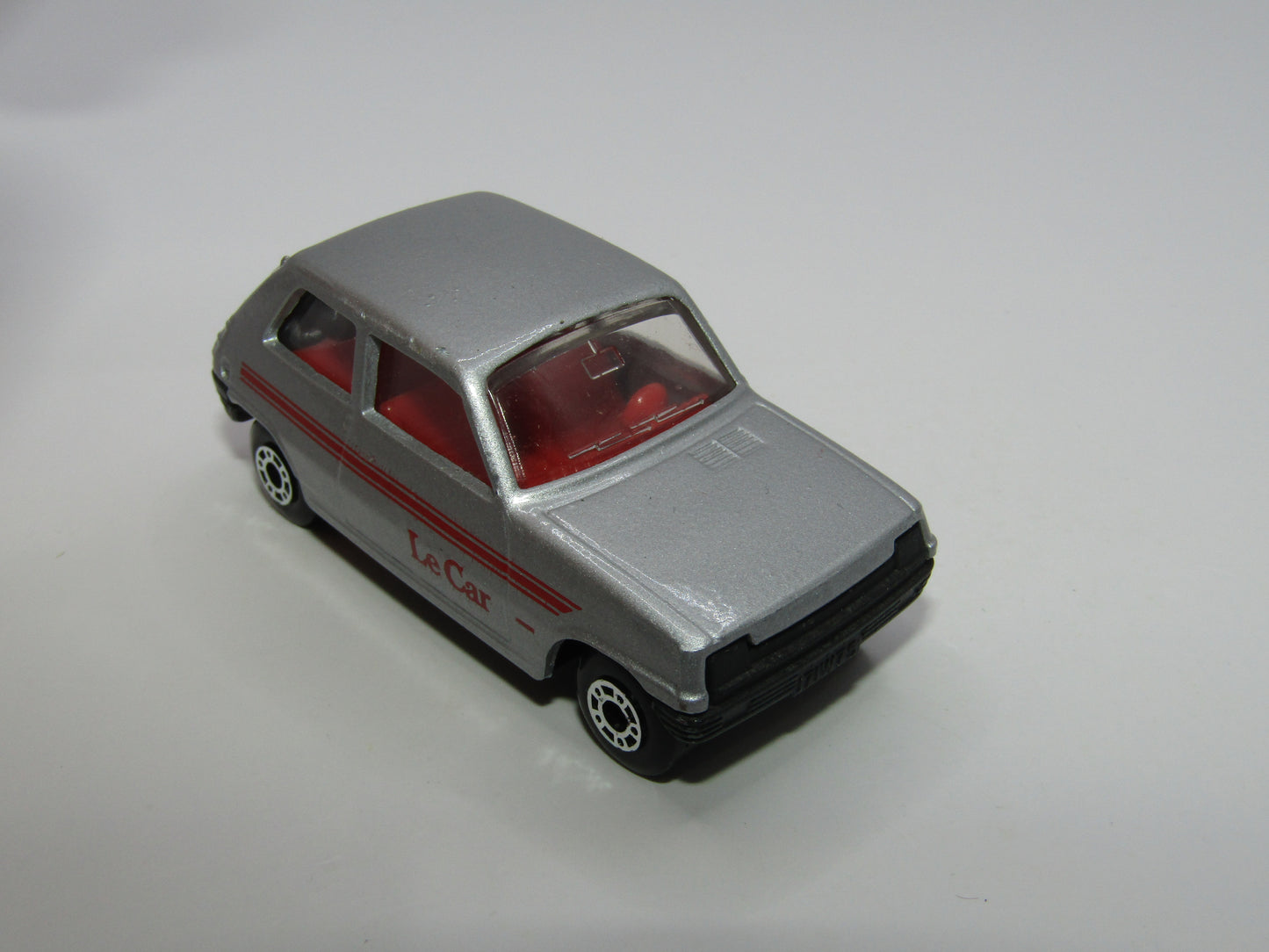 Matchbox Superfast 21C Renault 5TL Silver Le Car FLAT GREY Base