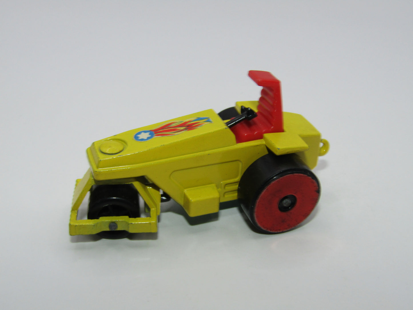Matchbox Superfast 21B Rod Roller, flames label METALLIC RED Wheel Hubs