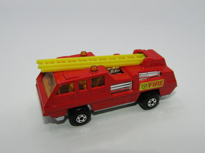 Matchbox Superfast 22C Blaze Buster WIDE SLOT 5 Spokes Chrome Interior