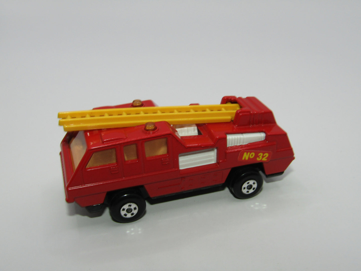 Matchbox Superfast 22C Blaze Buster Factory Error NO 32 ORANGE Ladder