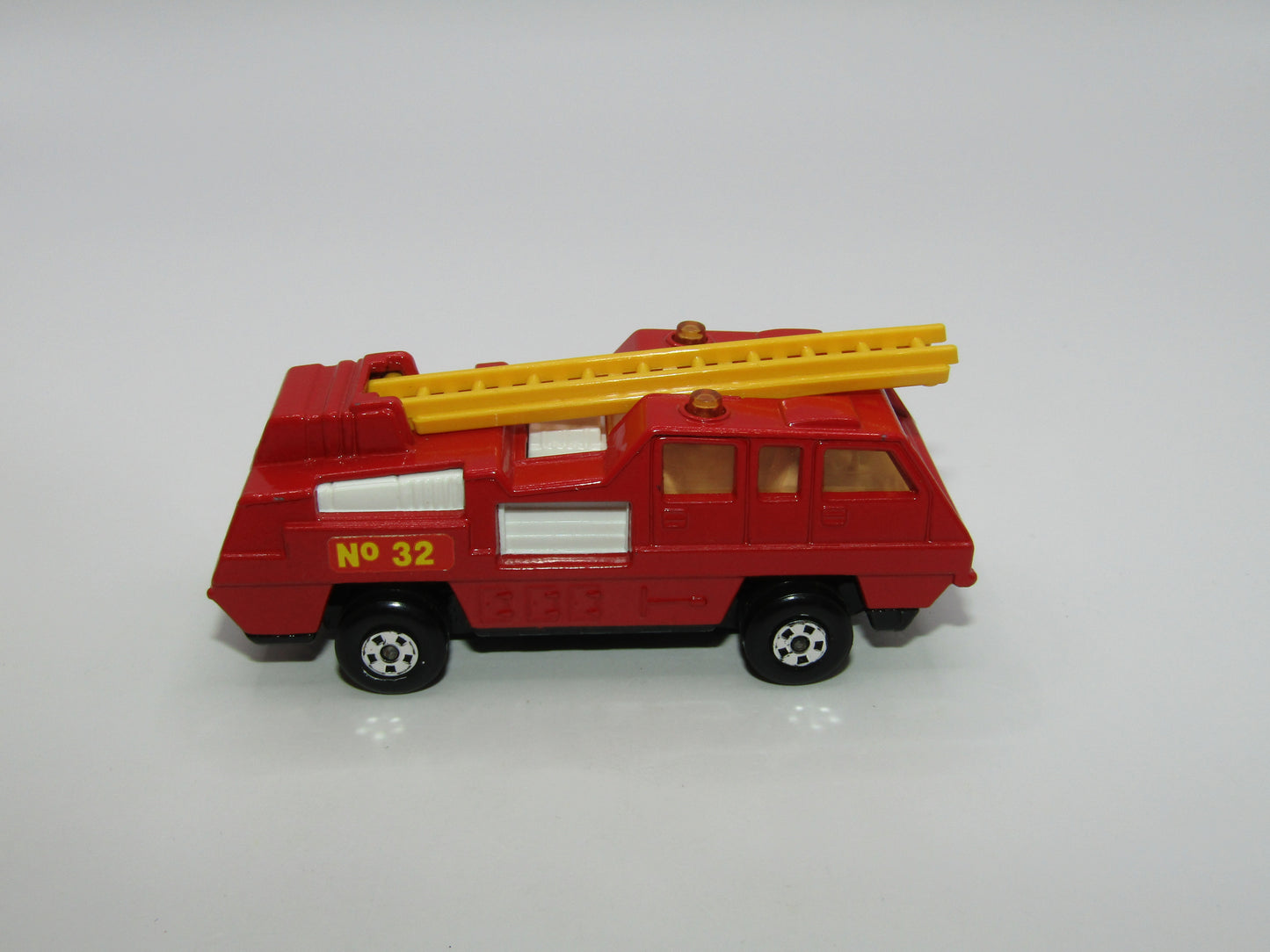 Matchbox Superfast 22C Blaze Buster Factory Error NO 32 ORANGE Ladder