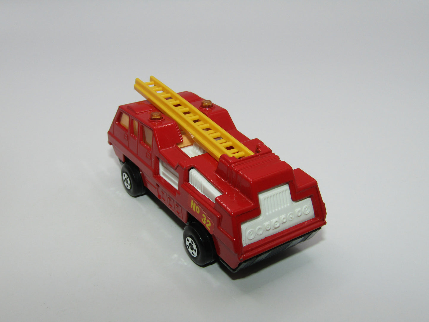 Matchbox Superfast 22C Blaze Buster Factory Error NO 32 ORANGE Ladder
