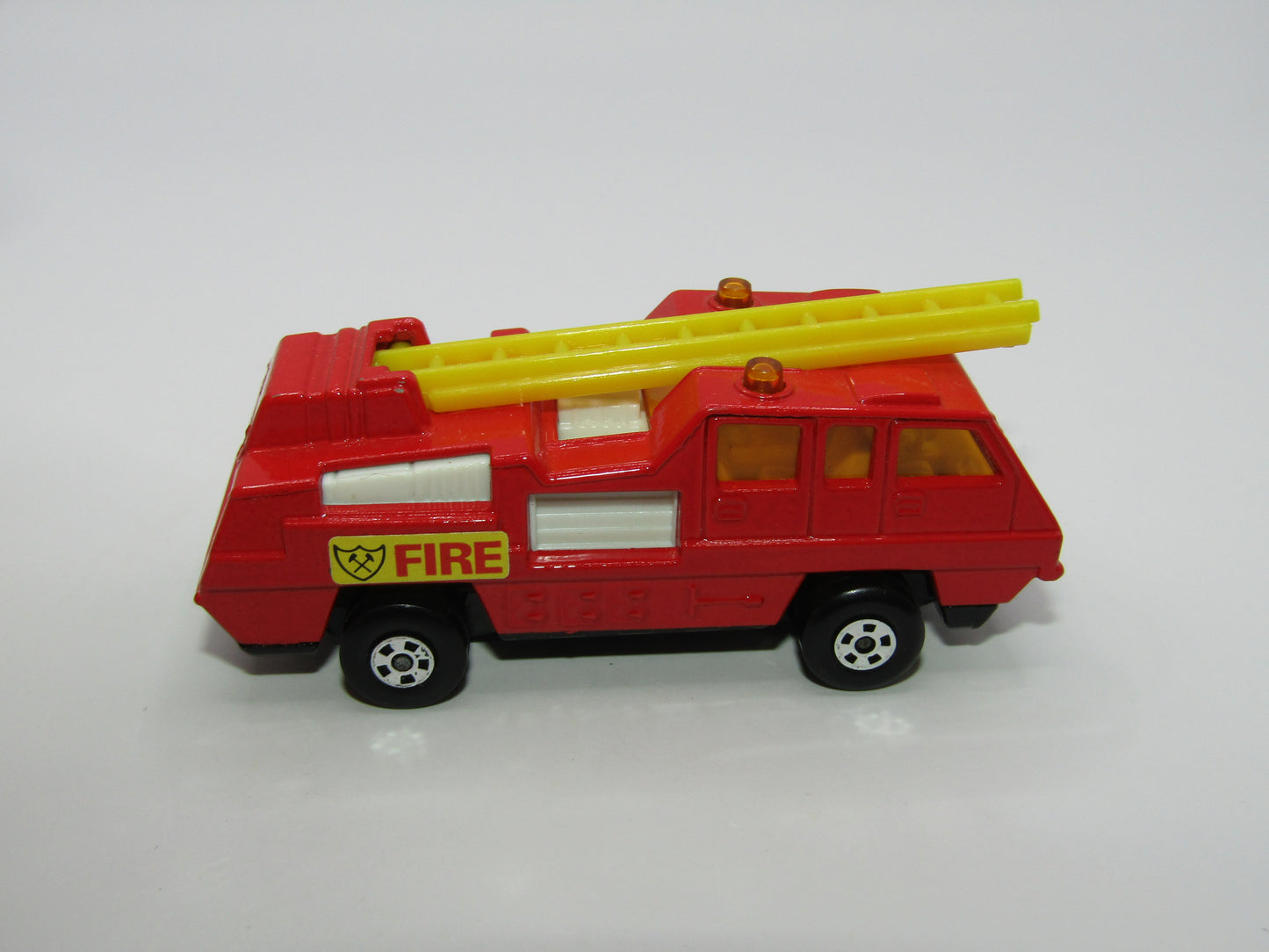 Matchbox Superfast 22C Blaze Buster White Interior Yellow Ladder