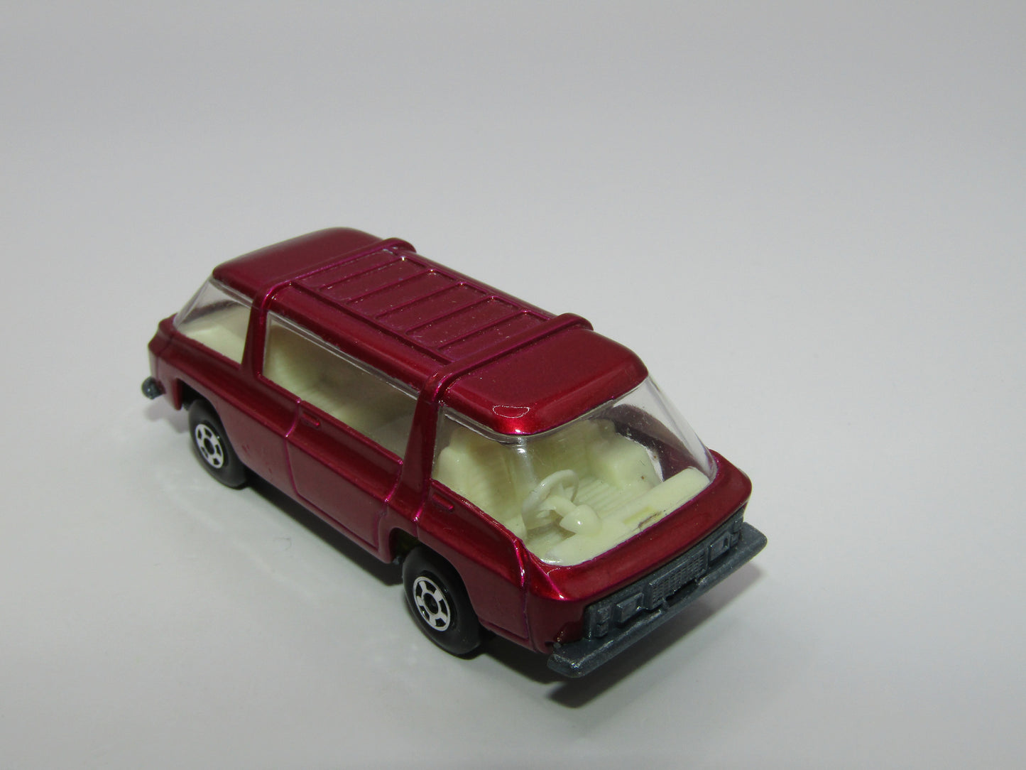 Matchbox Superfast 22B Freeman Intercity Commuter Magenta No Labels