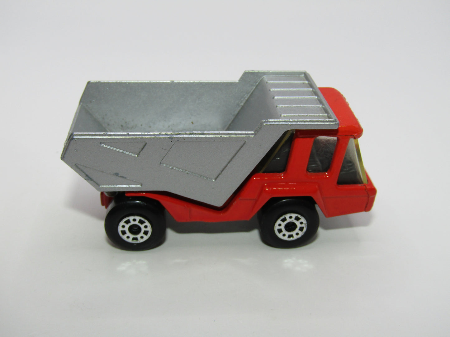 Matchbox Superfast 23B Atlas Red BLACK Interior Silver Base