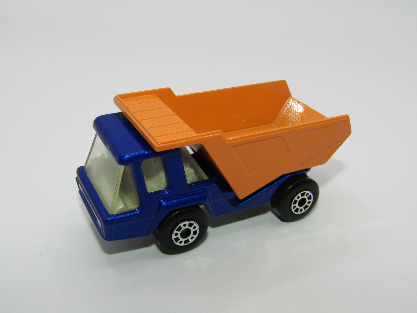 Matchbox Superfast 23B Atlas Grey Interior Silver Base Dot Dash Wheels