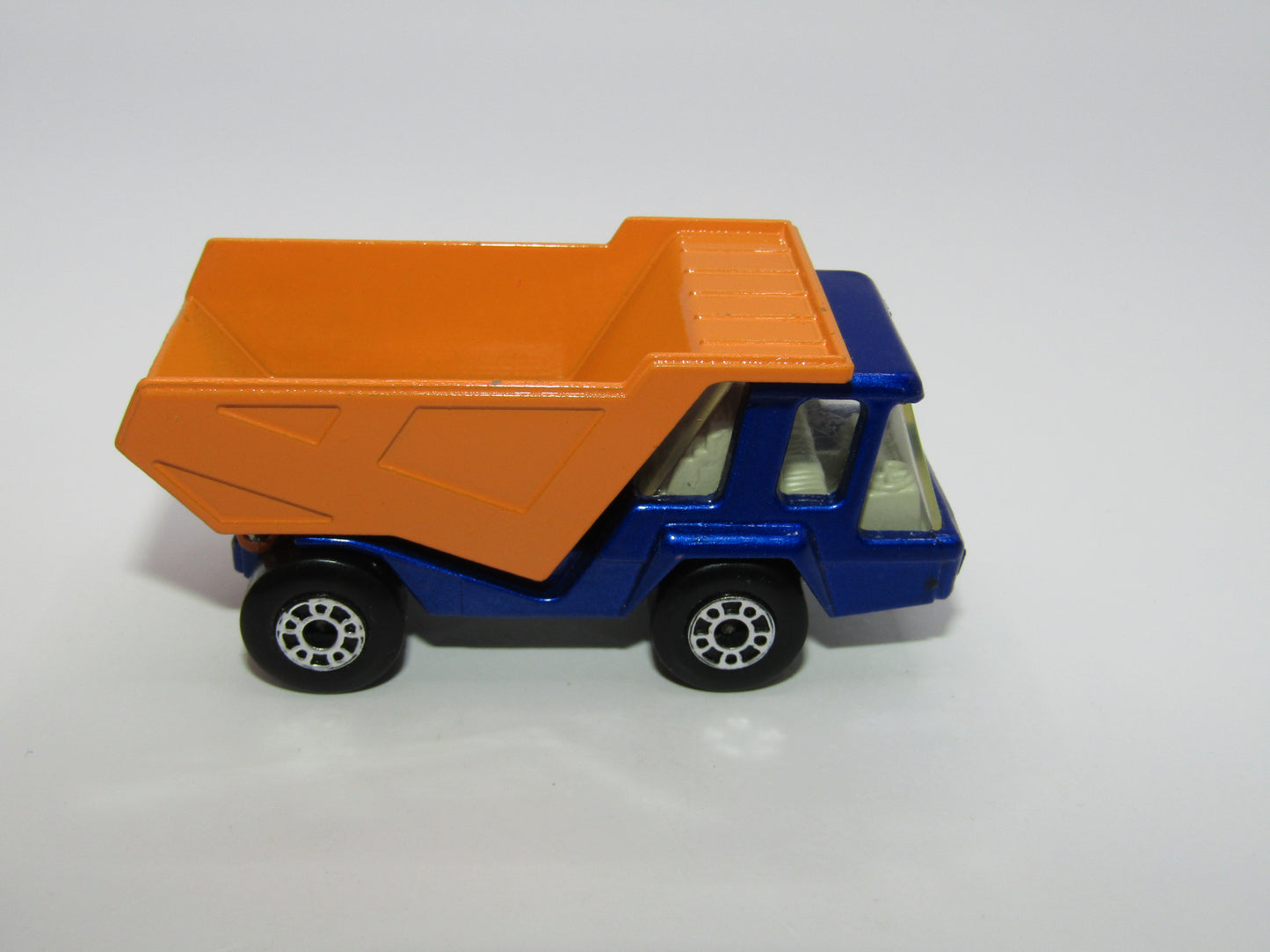 Matchbox Superfast 23B Atlas Grey Interior Silver Base Dot Dash Wheels