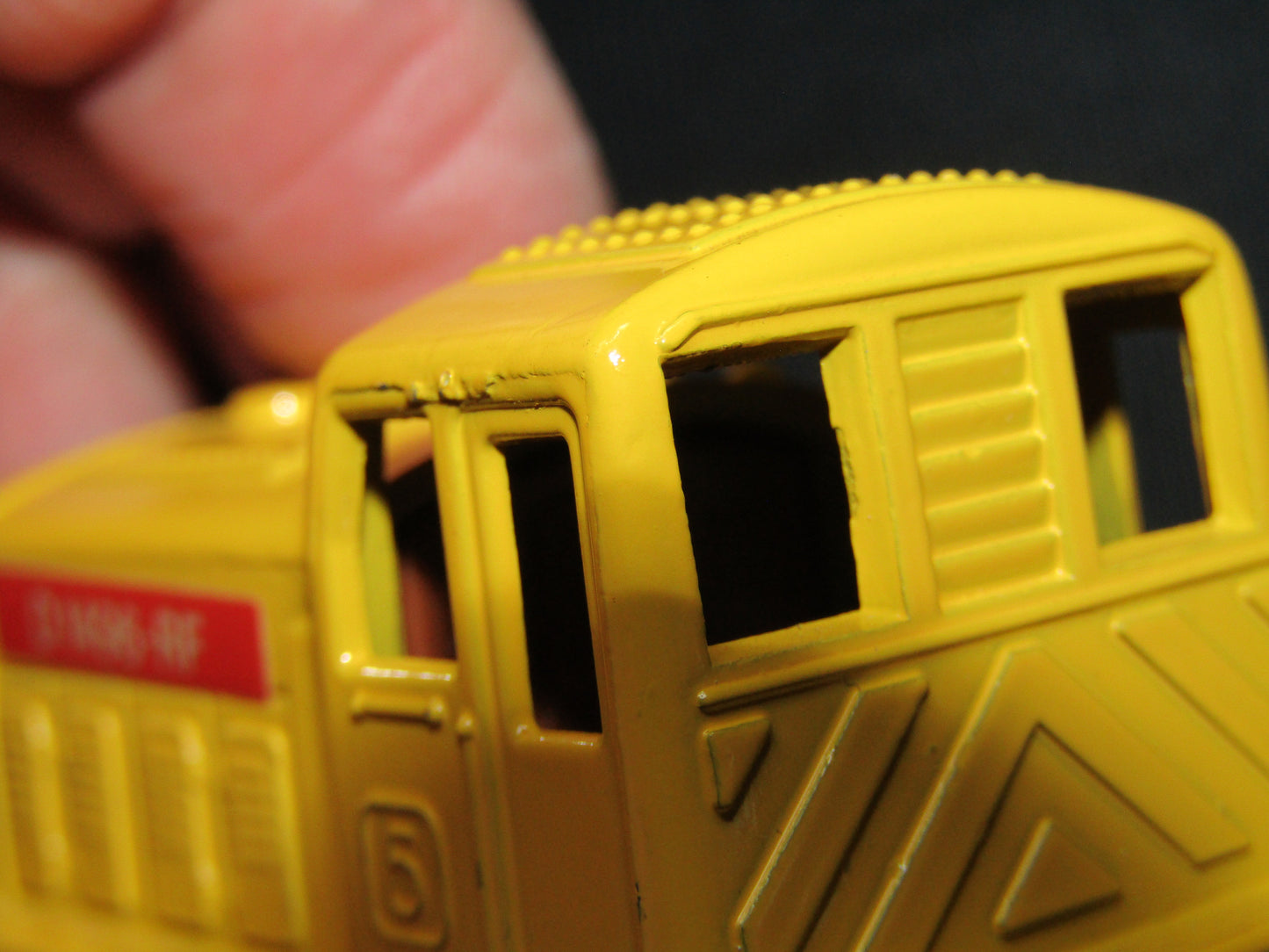 Matchbox Superfast 24C Diesel Shunter Yellow CHOCOLATE Interior