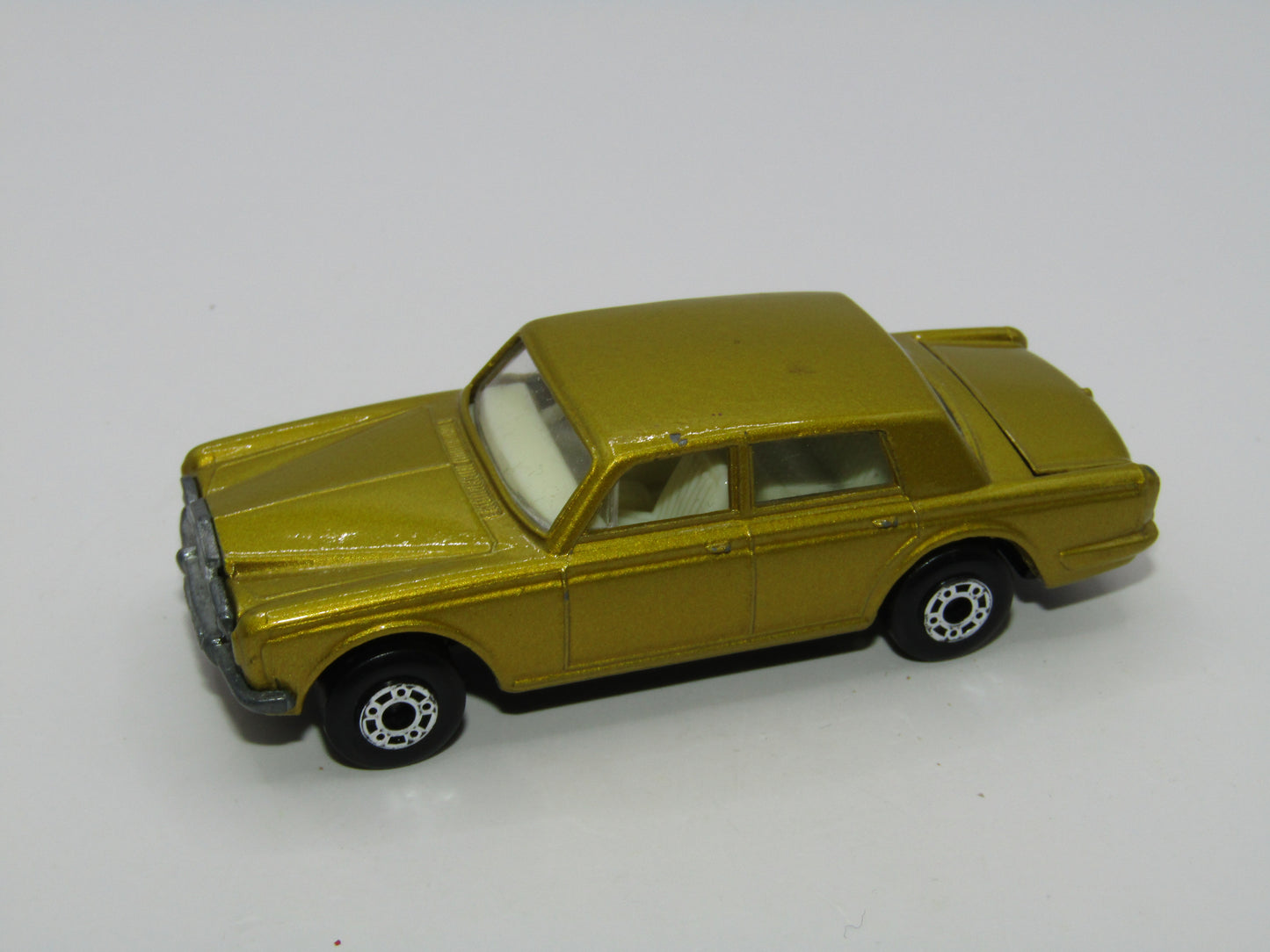 Matchbox Superfast 24A Rolls Royce Silver Shadow Gold Dot Dash Wheels