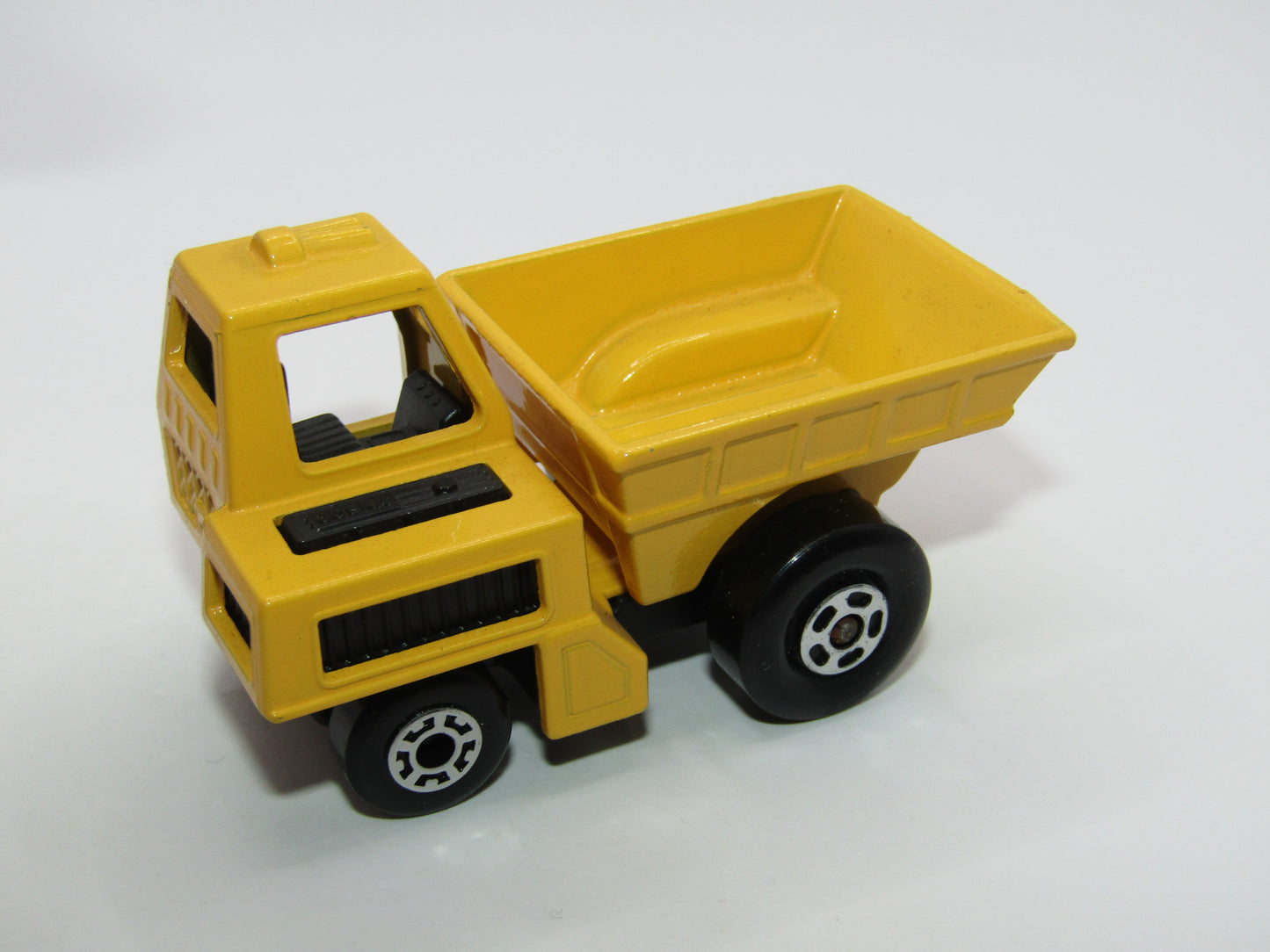 Matchbox Superfast 26C Site Dumper Yellow 5 Crown & 5 Spoke Wheels
