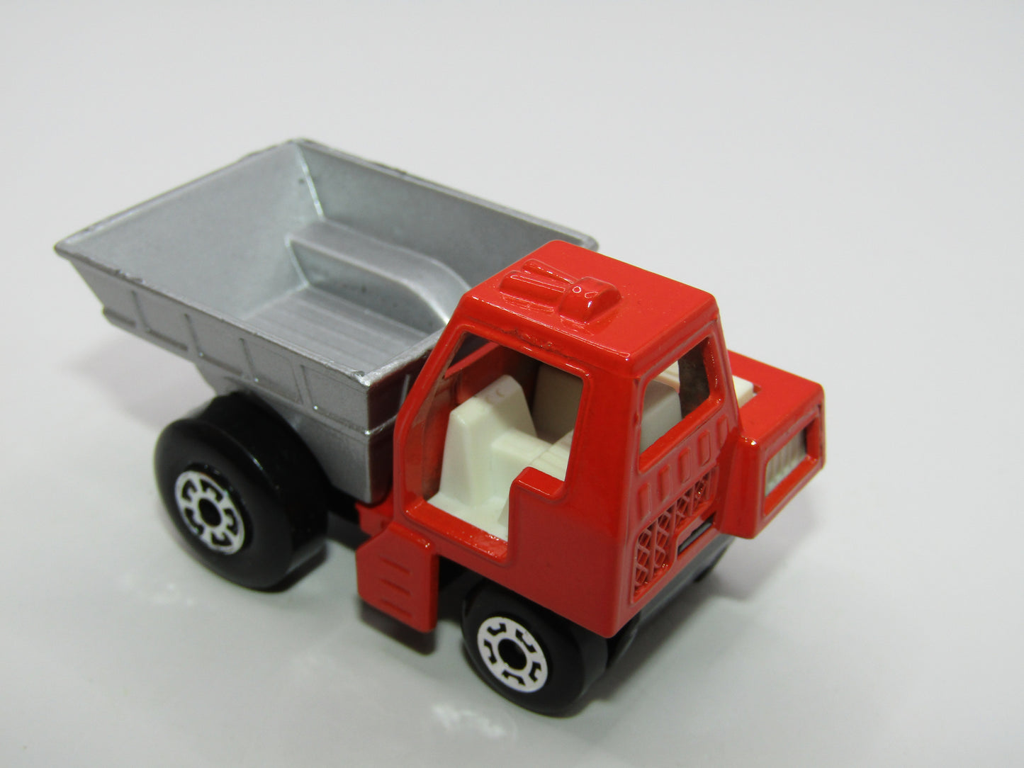 Matchbox Superfast 26C Site Dumper Dk Orange Red & Silver Gloss Black Base