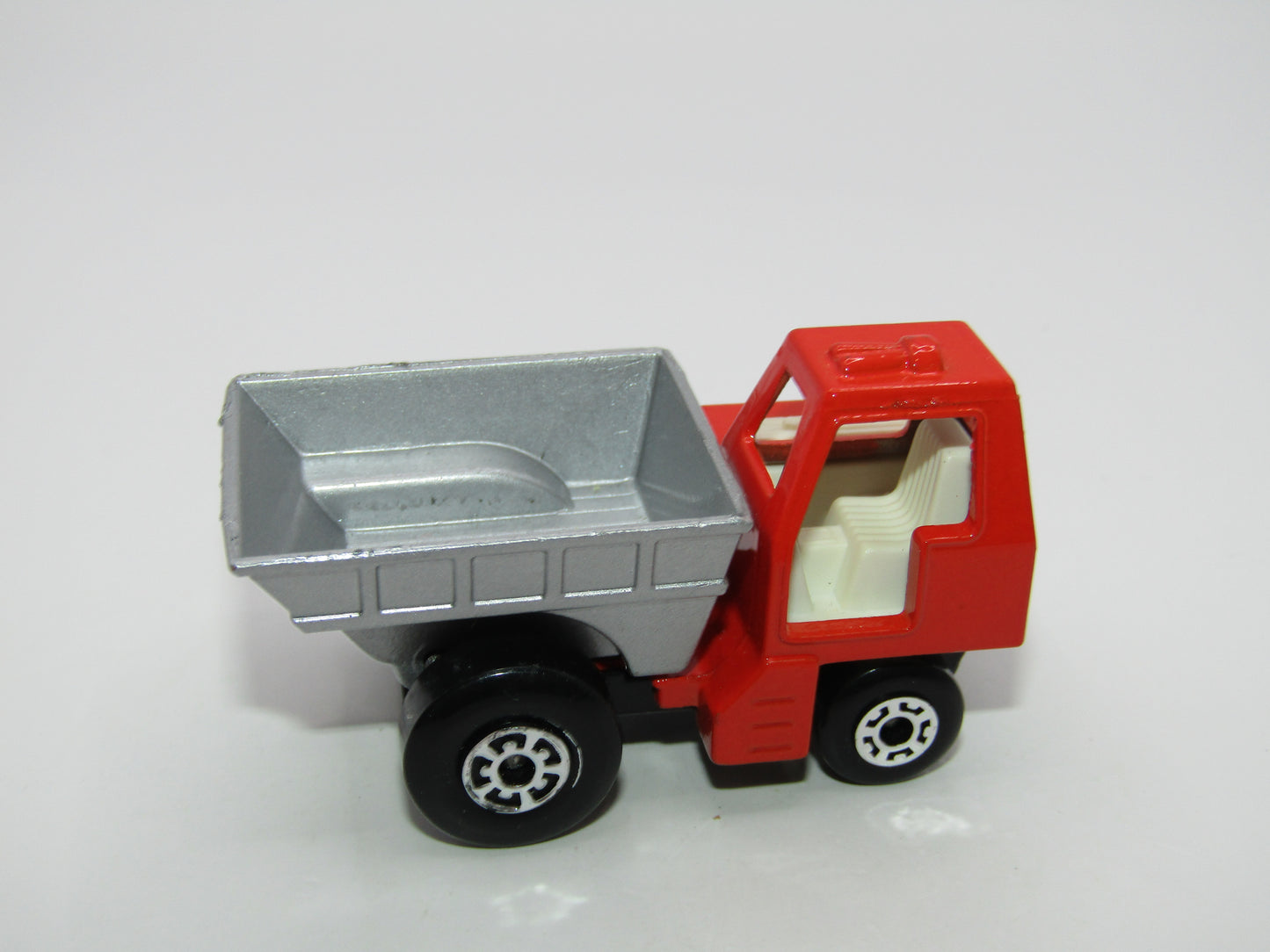 Matchbox Superfast 26C Site Dumper Dk Orange Red & Silver Gloss Black Base