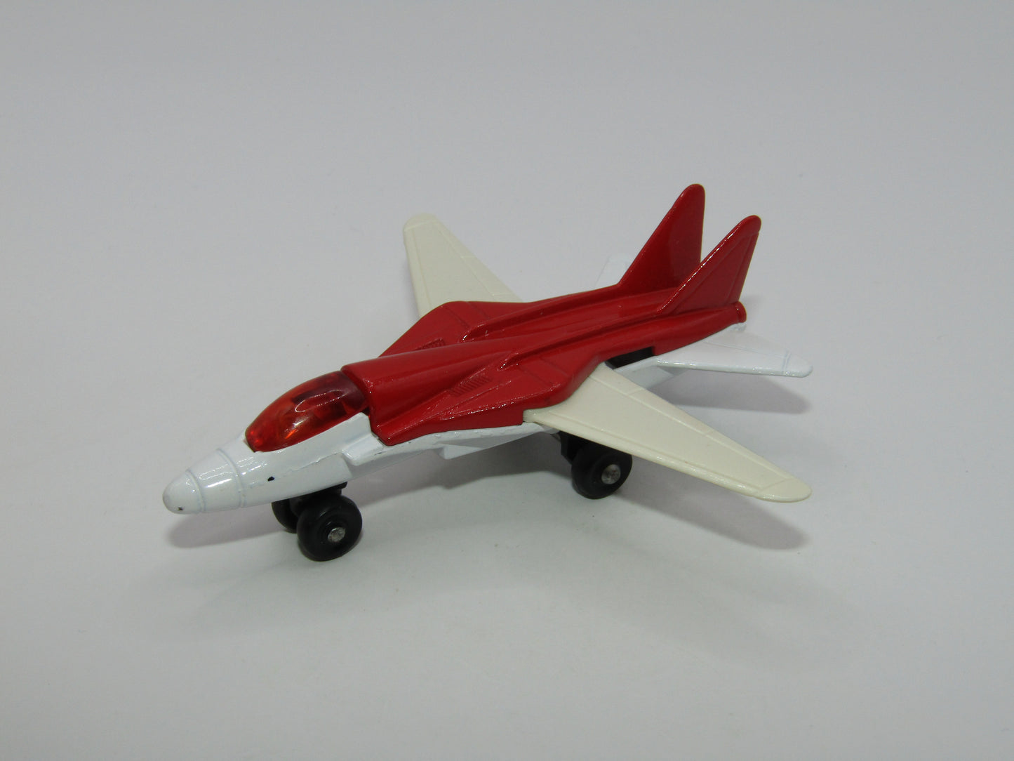 Matchbox Superfast 27C Swing Wing Red, Cream & White No Tampo Print