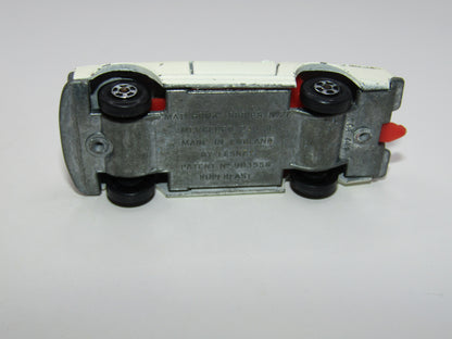 Matchbox Superfast 27A Mercedes 230SL CREAM Narrow Wheels