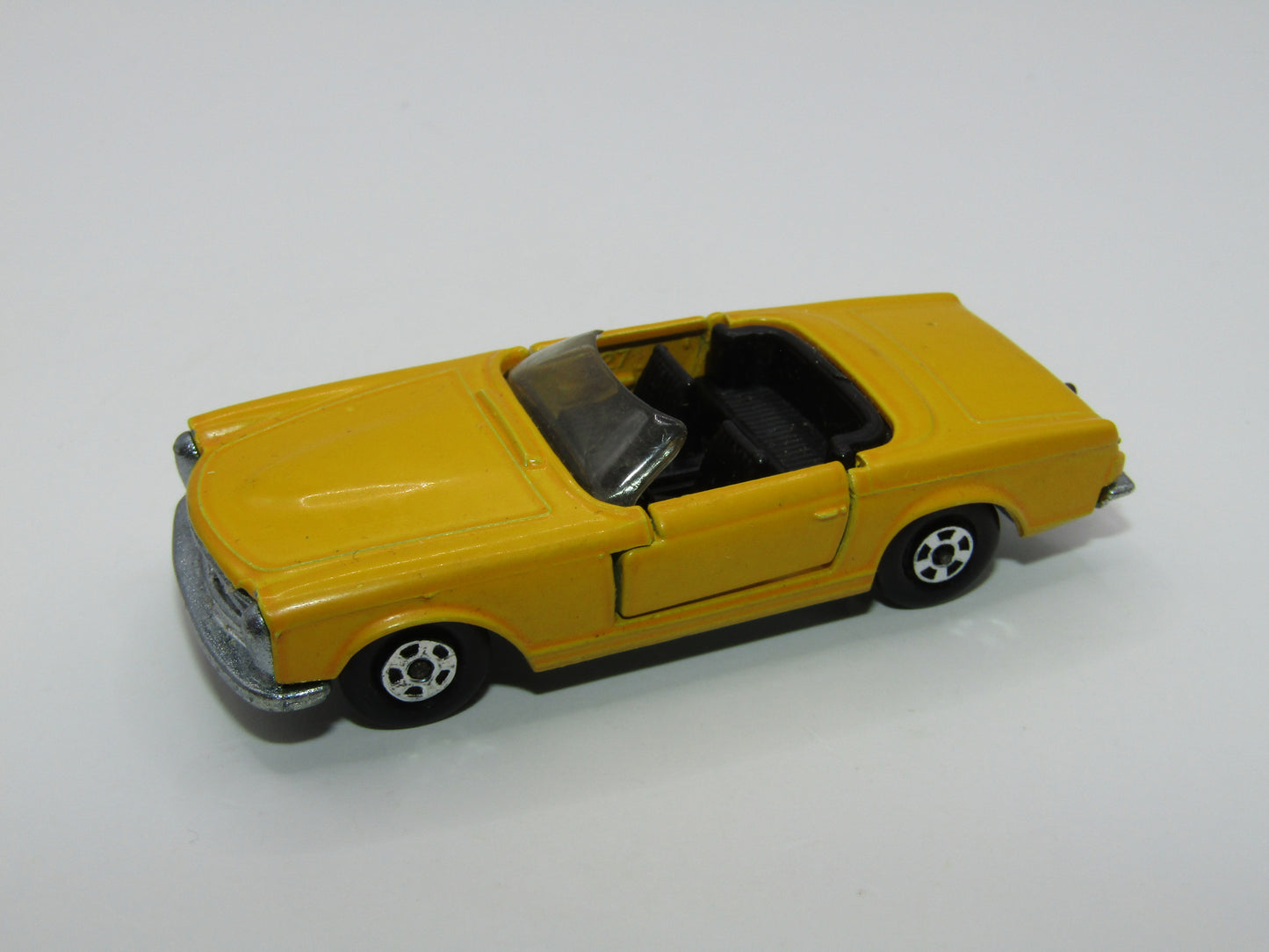 Matchbox Superfast 27A Mercedes 230SL Yellow Narrow 5 Spoke Wheels