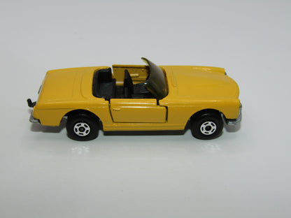 Matchbox Superfast 27A Mercedes 230SL LIGHT YELLOW AMBER Windows