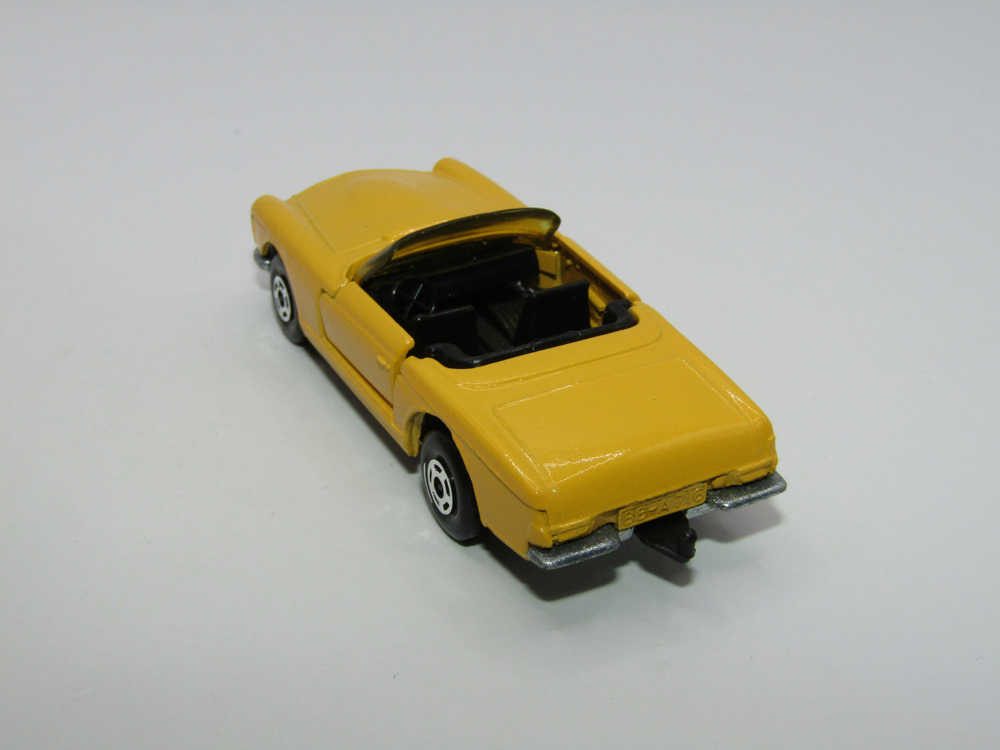 Matchbox Superfast 27A Mercedes 230SL LIGHT YELLOW AMBER Windows