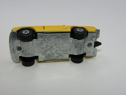 Matchbox Superfast 27A Mercedes 230SL LIGHT YELLOW AMBER Windows
