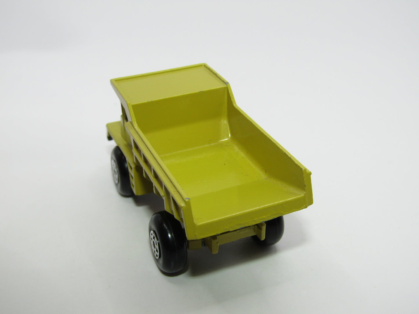 Matchbox Superfast 28A Mack Dump Truck Baloon Wheels Open Steps